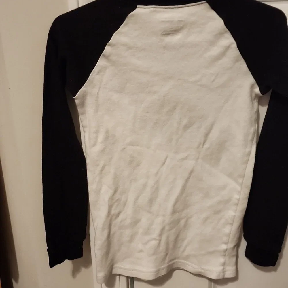 The Children's Place Black and White Penguin Long Sleeve Tee Size 5T